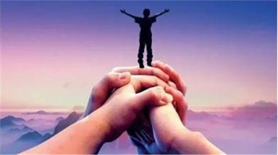 借力借勢(shì)：云關(guān)通互聯(lián)網(wǎng)智能通關(guān)平臺(tái)